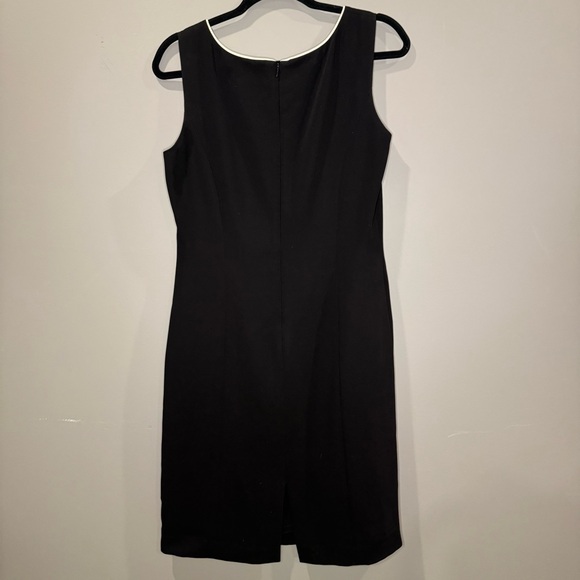 Bloomingdale’s Vintage black sleeveless sheath dress, Size 6, EUC‎ - Picture 3 of 8